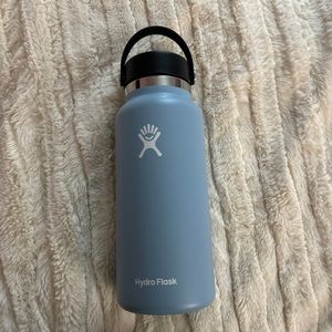 Hydroflask 32 oz Light Blue